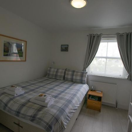 Corran  科兰邦克旅馆酒店 外观 照片 A bedroom in a bed and breakfast in Wales