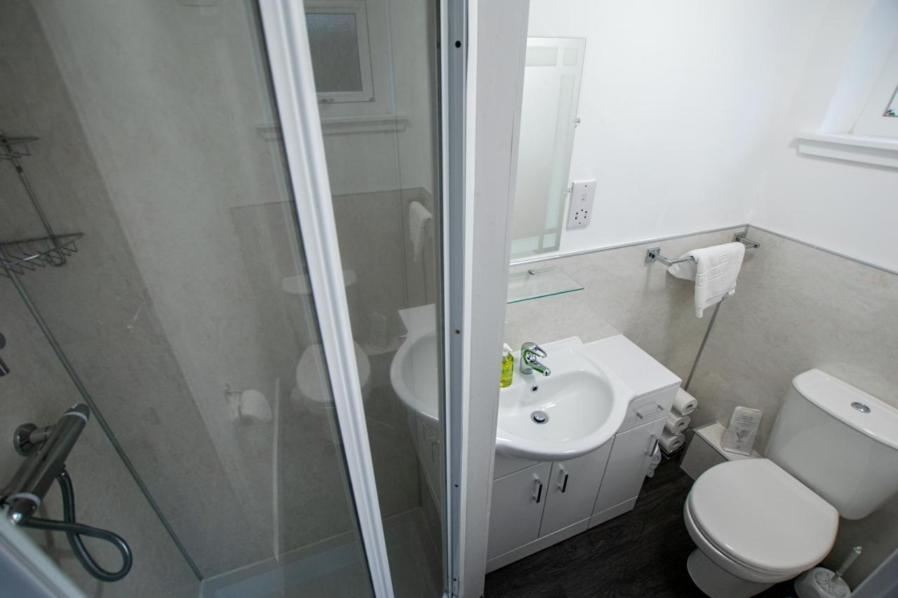 Corran  科兰邦克旅馆酒店 外观 照片 A shower cubicle