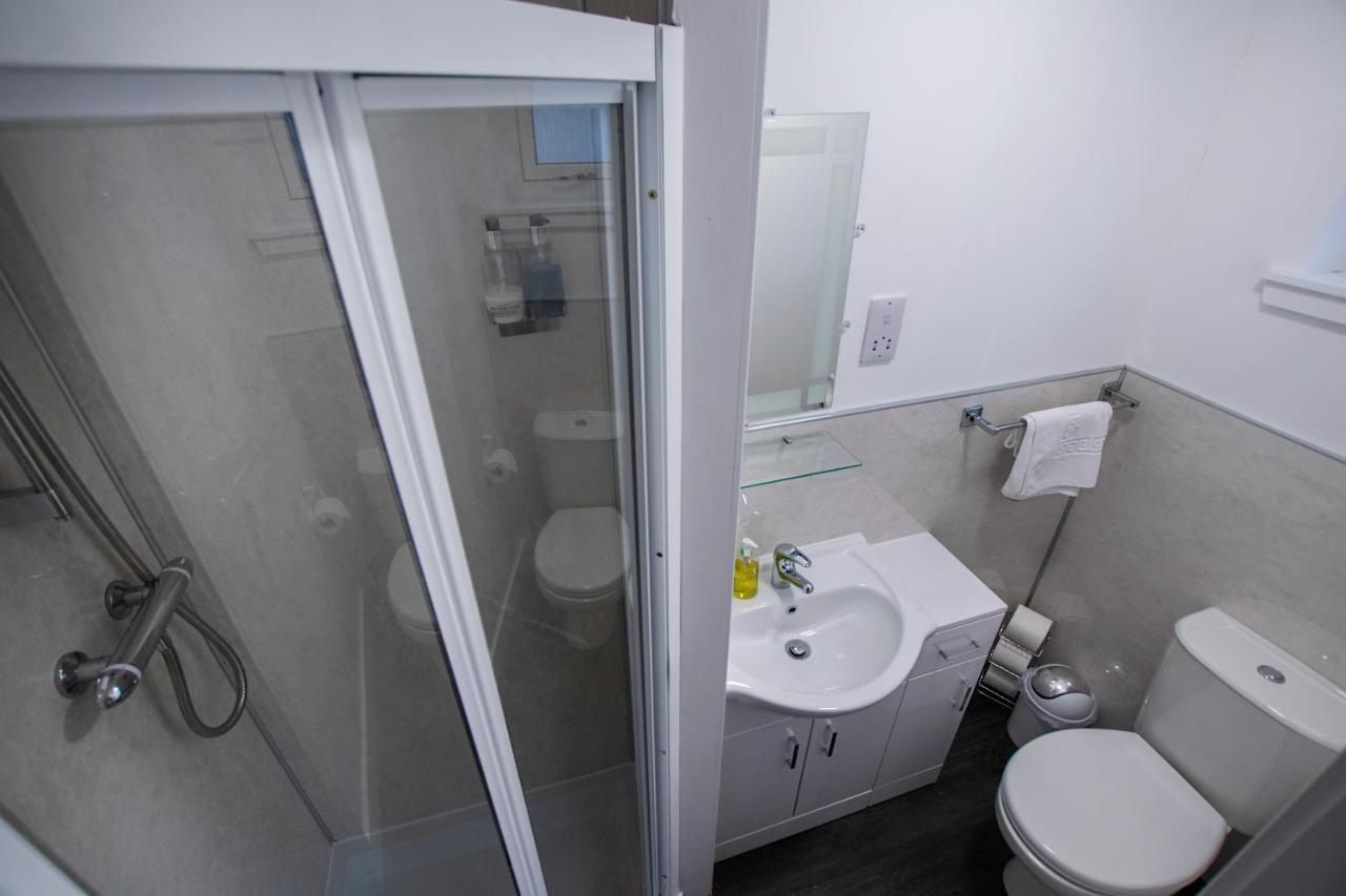 Corran  科兰邦克旅馆酒店 外观 照片 A shower cubicle