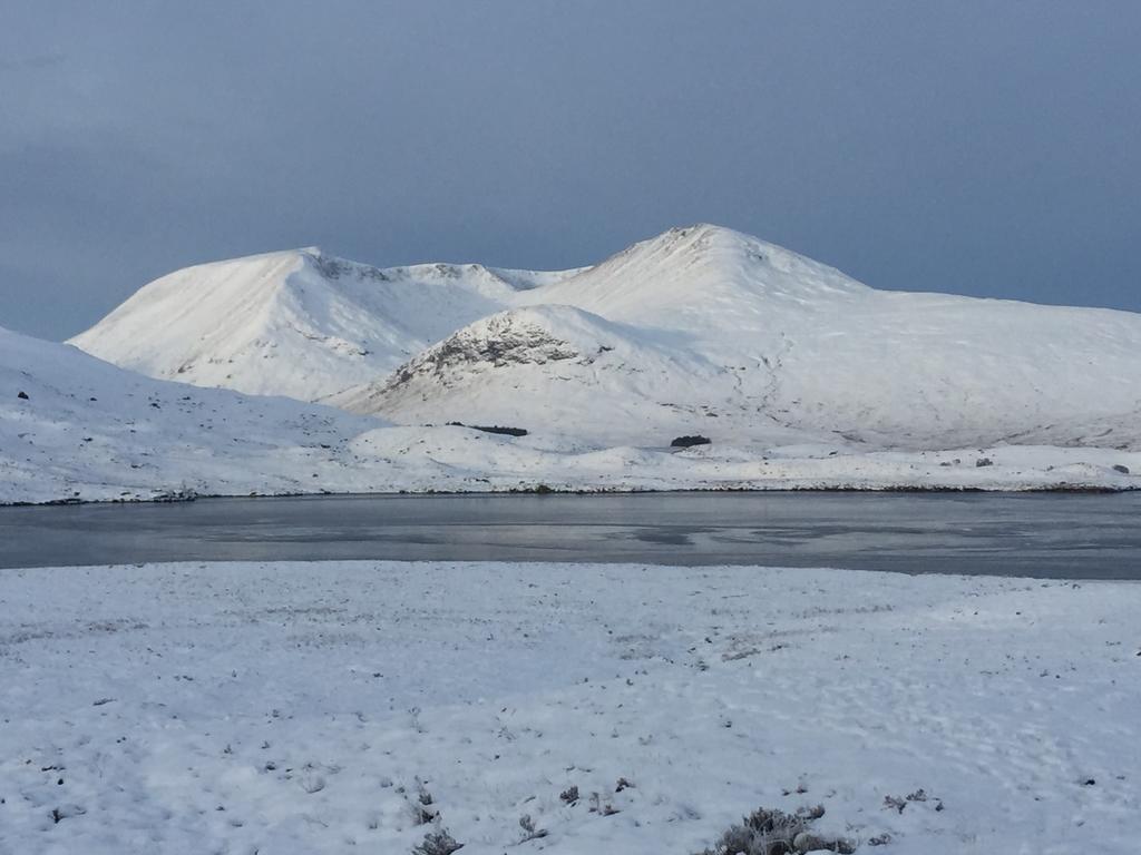 Corran  科兰邦克旅馆酒店 外观 照片 The Black Mountain range