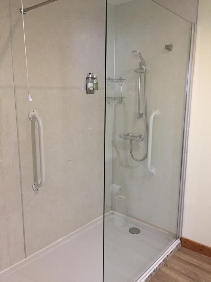 Corran  科兰邦克旅馆酒店 外观 照片 A shower enclosure